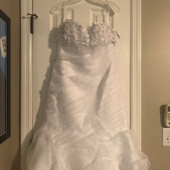 Dresses & Skirts - Wedding dress
